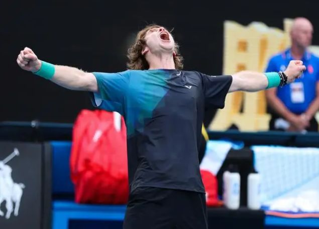 场上精彩的 场上精彩的