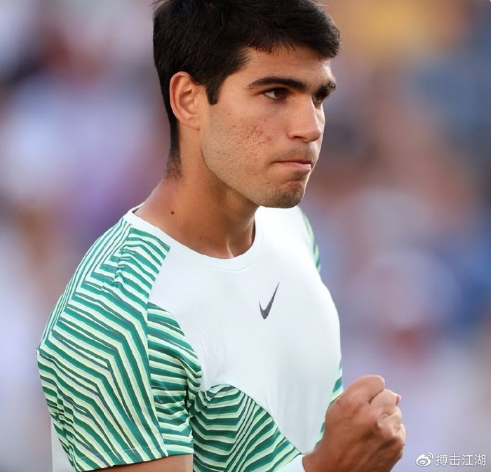 在进攻端展 在进攻端展