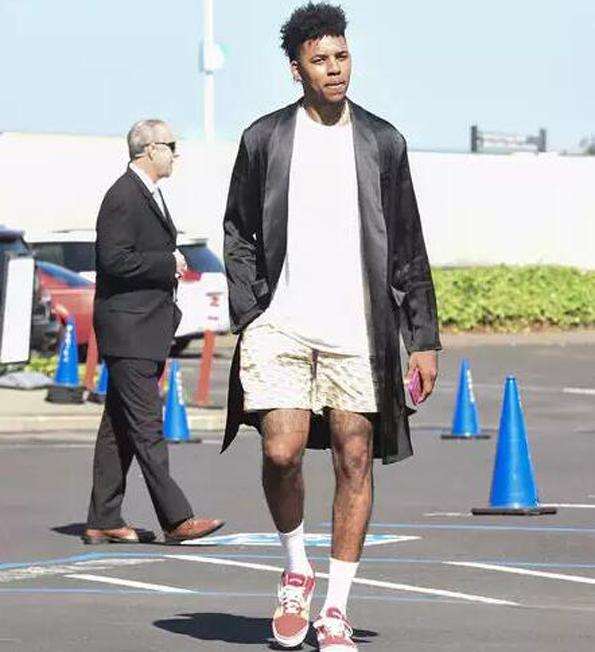 扣篮秀翻全 扣篮秀翻全